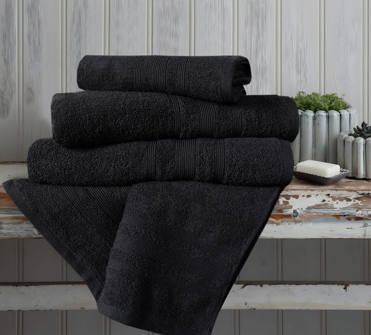 Black premium cotton towels detail