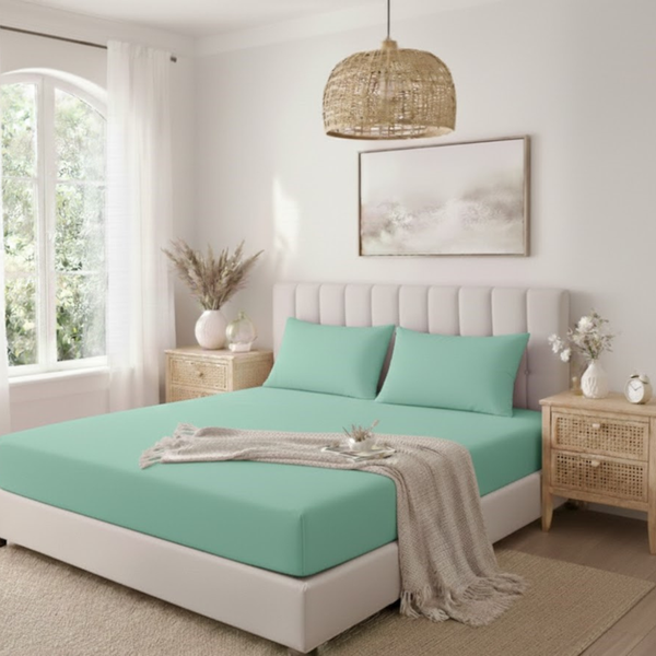 40cm Extra Deep Polycotton Fitted Sheet | Soft, Breathable & Easy Care | Secure Mattress Fit