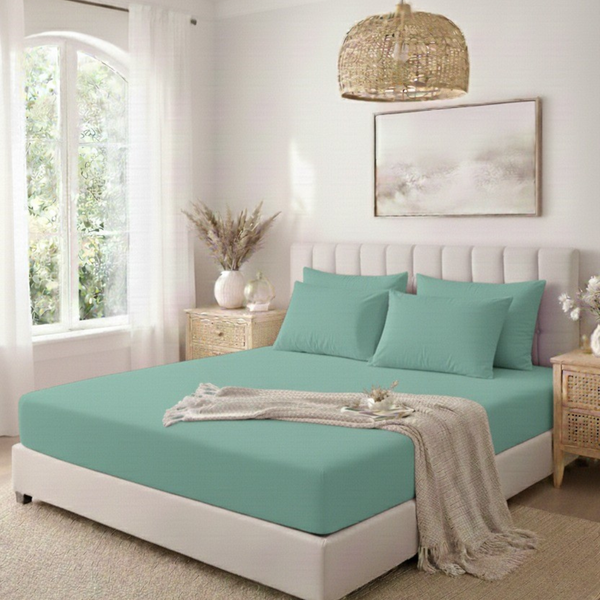 40cm Extra Deep Polycotton Fitted Sheet | Soft, Breathable & Easy Care | Secure Mattress Fit